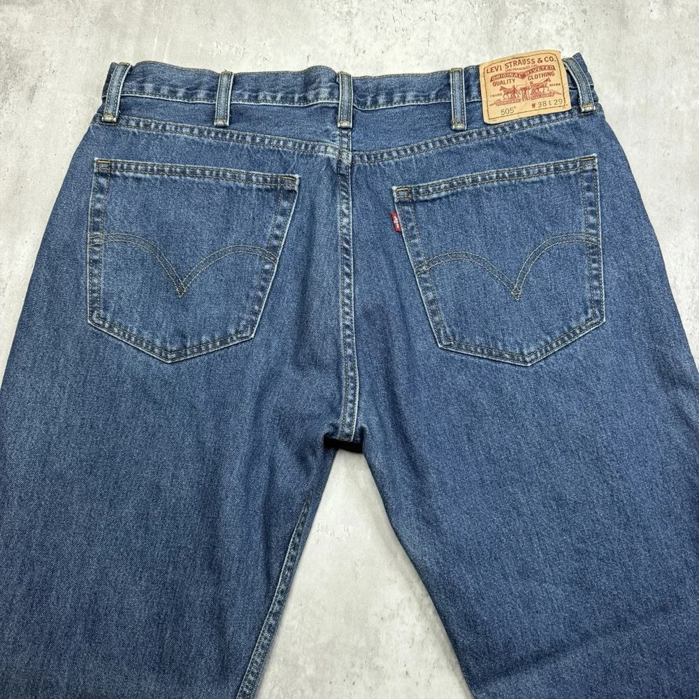 Vintage Y2K Levis 505 Jeans Mens 38x29 Med Wash Denim Straight Regular Fit USA